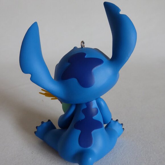 NEW 2019 HALLMARK DISNEY LILO & STITCH CHRISTMAS STITCH SCRUMP ORNAMENT - Picture 4 of 7
